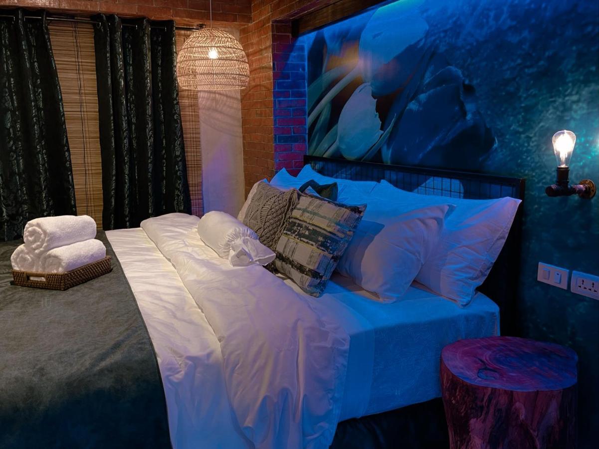 Clockworkorange Luxury Suites With Netflix Mactan Exterior photo