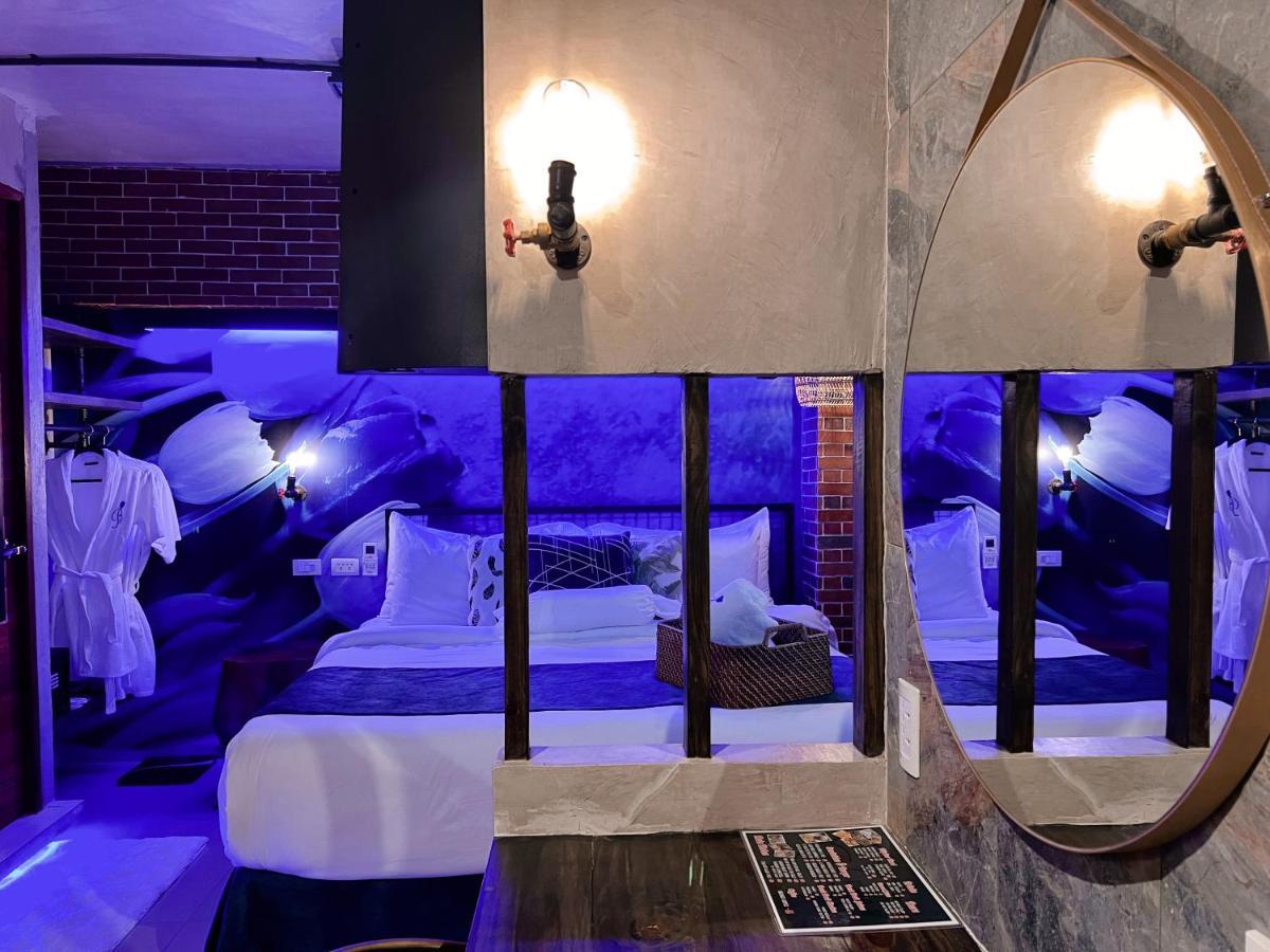 Clockworkorange Luxury Suites With Netflix Mactan Exterior photo